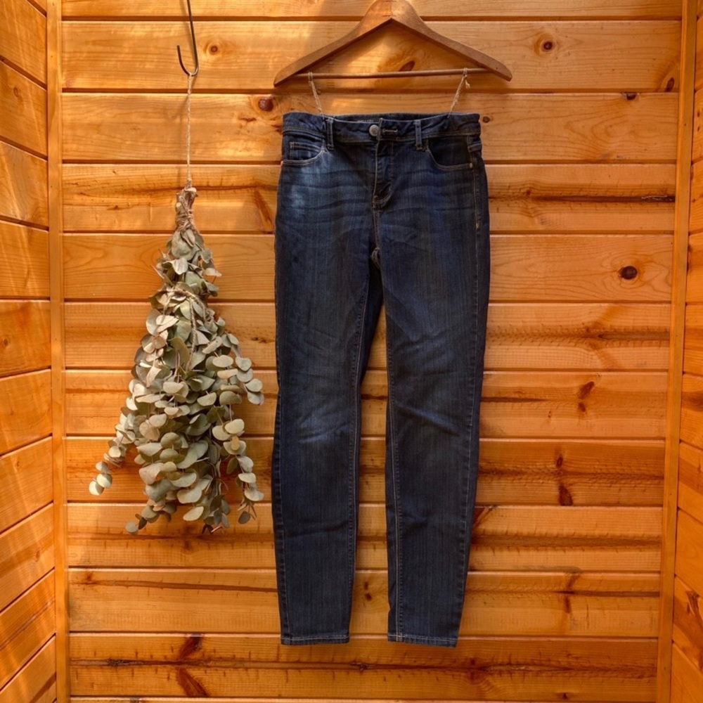 Women’s simply Vera Vera wing denim mid rise skinny size 8 jeans